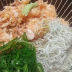 自然解凍で簡単！冷凍桜エビで作る生桜エビ丼